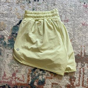 Lululemon 2.5” Low-Rise Hotty Hot Shorts